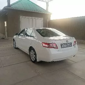Toyota Camry 2011