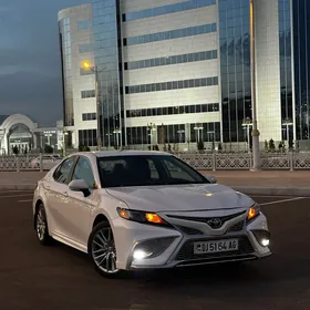 Toyota Camry 2023