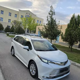 Toyota Sienna 2022