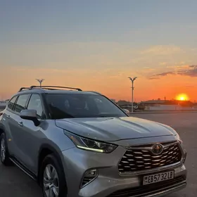 Toyota Highlander 2020