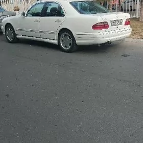 Mercedes-Benz E55 AMG 2000