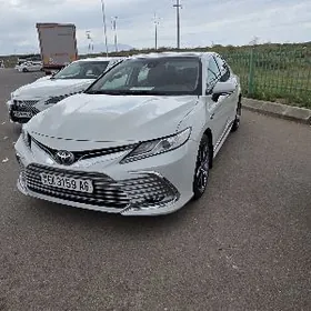 Toyota Camry 2020