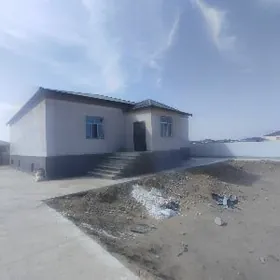 30 ýyllyk yerzeminli