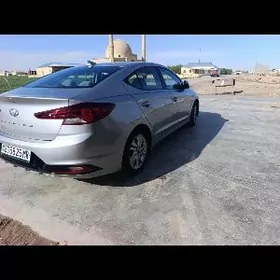 Hyundai Elantra 2020