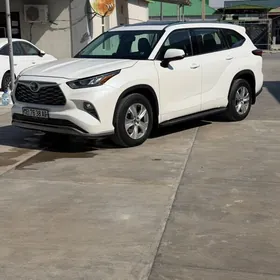 Toyota Highlander 2021