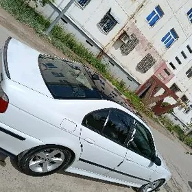 BMW E39 2002