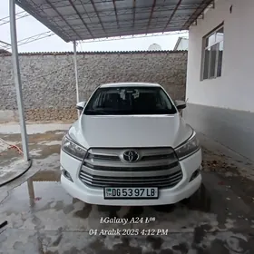 Toyota Innova 2021