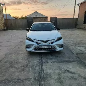 Toyota Camry 2021