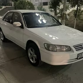 Toyota Camry 2001