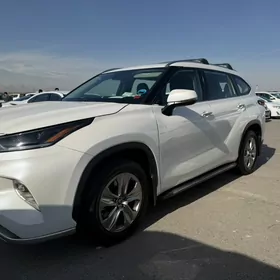 Toyota Highlander 2021