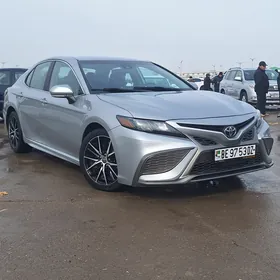 Toyota Camry 2022