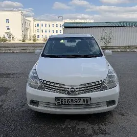 Nissan Tiida 2006