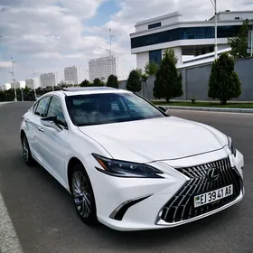 Lexus ES 350 2019
