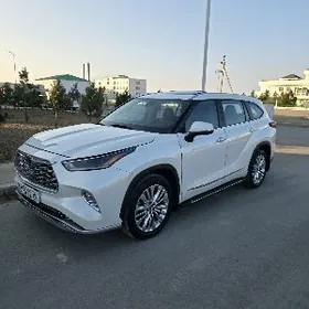 Toyota Highlander 2021