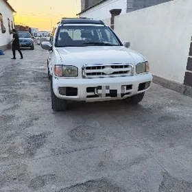 Nissan Pathfinder 2002