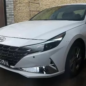 Hyundai Elantra 2022