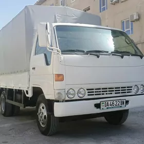 Mitsubishi Canter 2001