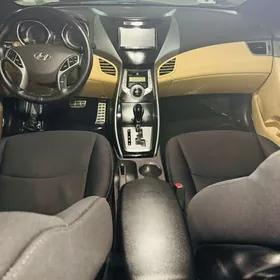 Hyundai Elantra 2012