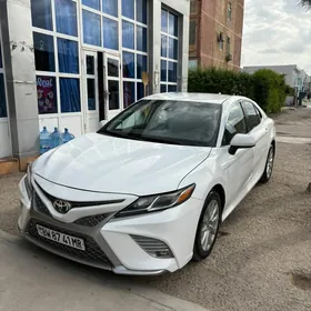 Toyota Camry 2019