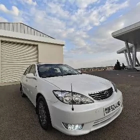 Toyota Camry 2004