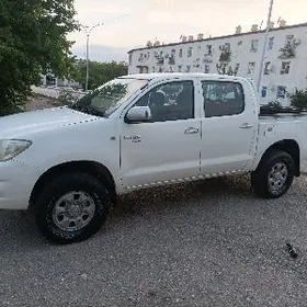 Toyota Hilux 2011