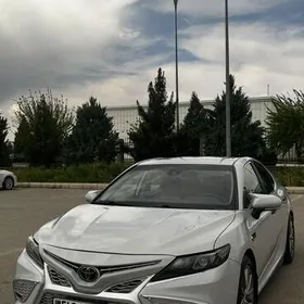 Toyota Camry 2022