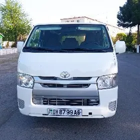 Toyota Hiace 2016