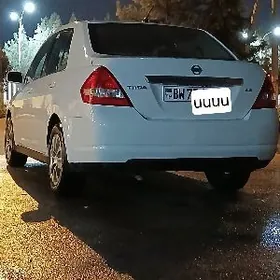 Nissan Tiida 2006