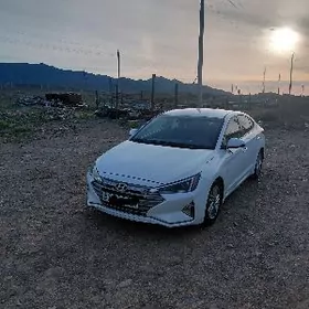 Hyundai Elantra 2020
