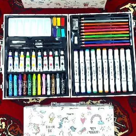 чемодан красок, фломастеров