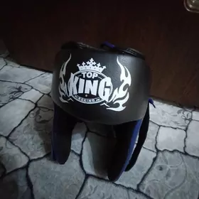 ШЛЕМ И ФУТЫ