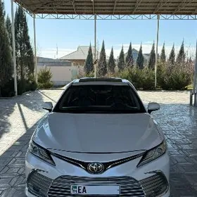Toyota Camry 2020