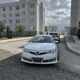Toyota Camry 2013