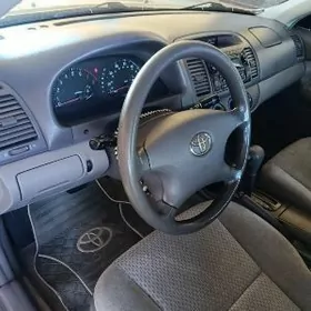 Toyota Camry 2004