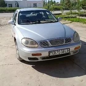 Daewoo Leganza 1999