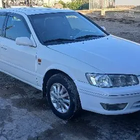 Toyota Camry 2000