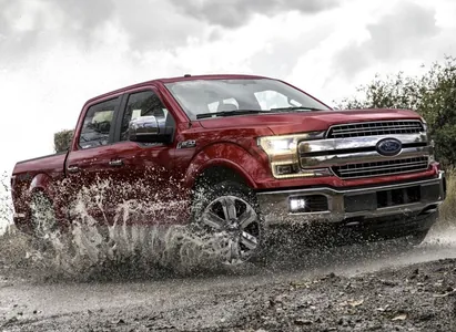 Ford programma üpjünçiligindäki näsazlyk sebäpli tas 1,4 million F-150 pikapyny yzyna çagyrýar