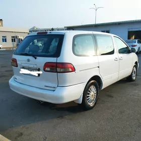 Toyota Sienna 2001