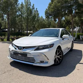 Toyota Camry Hybrid 2022