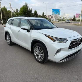 Toyota Highlander 2022
