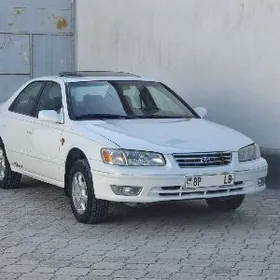 Toyota Camry 2000