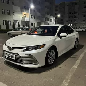 Toyota Camry 2021