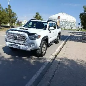 Toyota Tacoma 2018