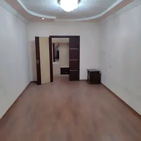 3 ком. 1 этаж.