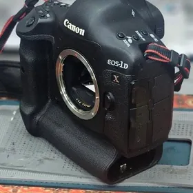 CANON 1D X