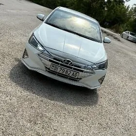 Hyundai Elantra 2020