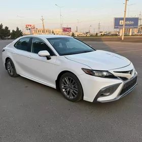 Toyota Camry 2021