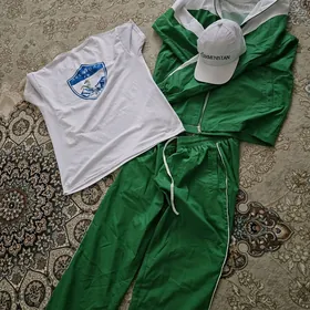 Спортивный костюм