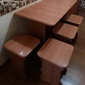 Кухонный стол