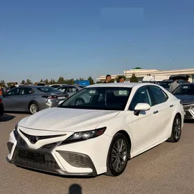 Toyota Camry 2021